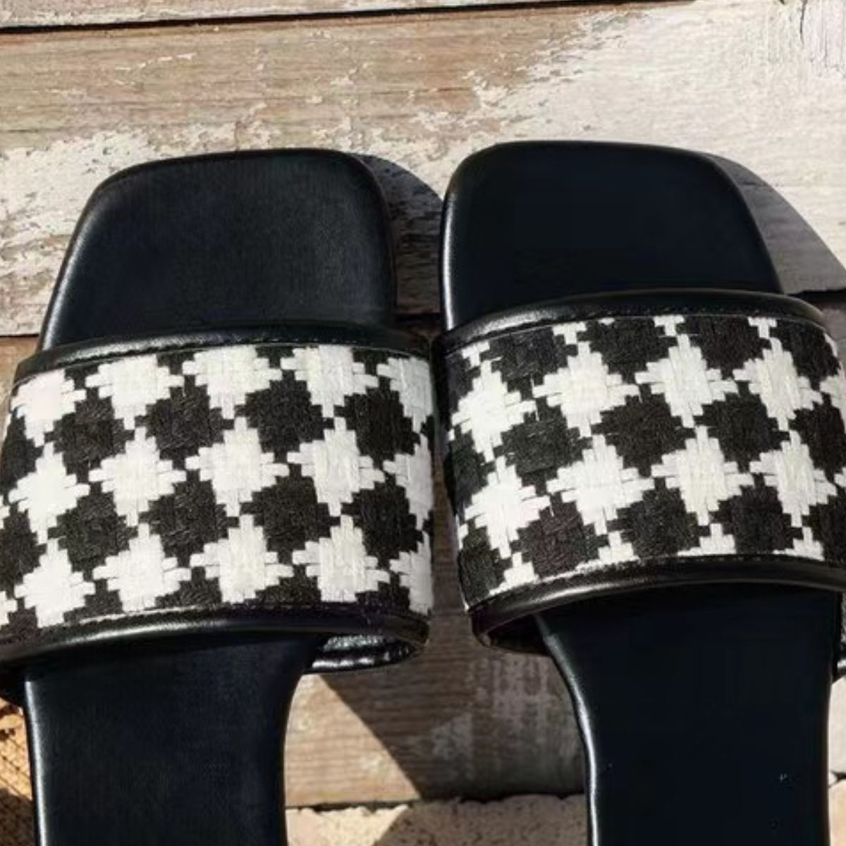 Checkered Open Toe Flat Sandals